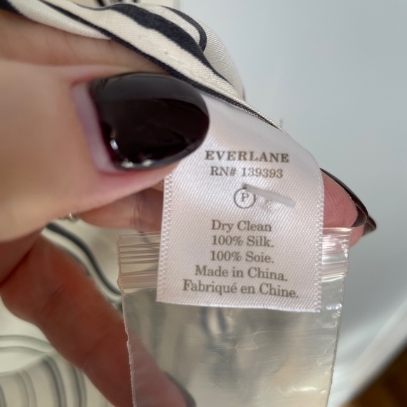 Everlane 100% Silk Blouse Black/White Stripes Classic Blouse Style Size 6 - Picture 9 of 10